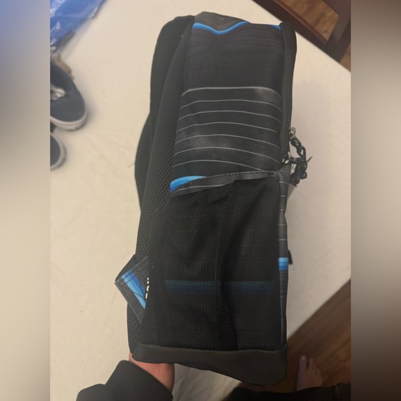 BRAND NEW Rip Curl Black and Blue Men's cooler Backpack - Picture 2 of 11